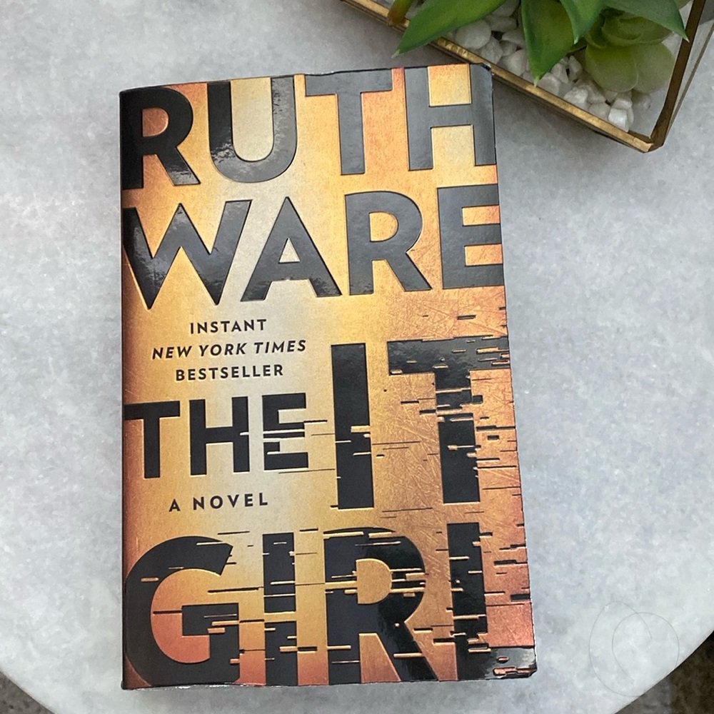 📚The IT Girl - Ruth Ware